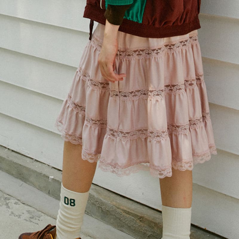 GREENBUTTER Needlework Mid-calf Socks (Green)