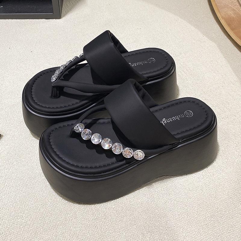 Silver heightening rhinestone pinch flip-flops women's summer wear 2025 new thick-bottomed seaside beach cool slippers toes