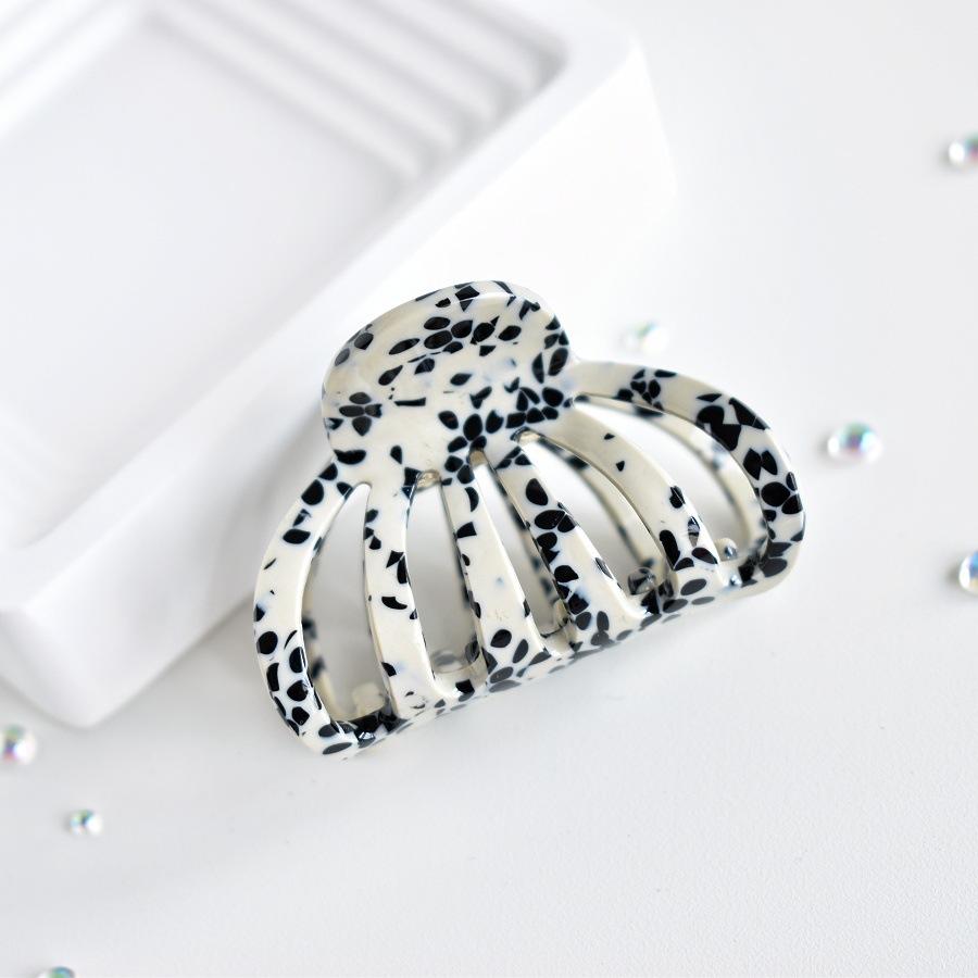 5.5cm Hollow Out Hair Claw Clip Crab Clamps Women Girls Ponytail Acrylic Plastic Hair Barrettes Hairpin Fashion Hair Accessories