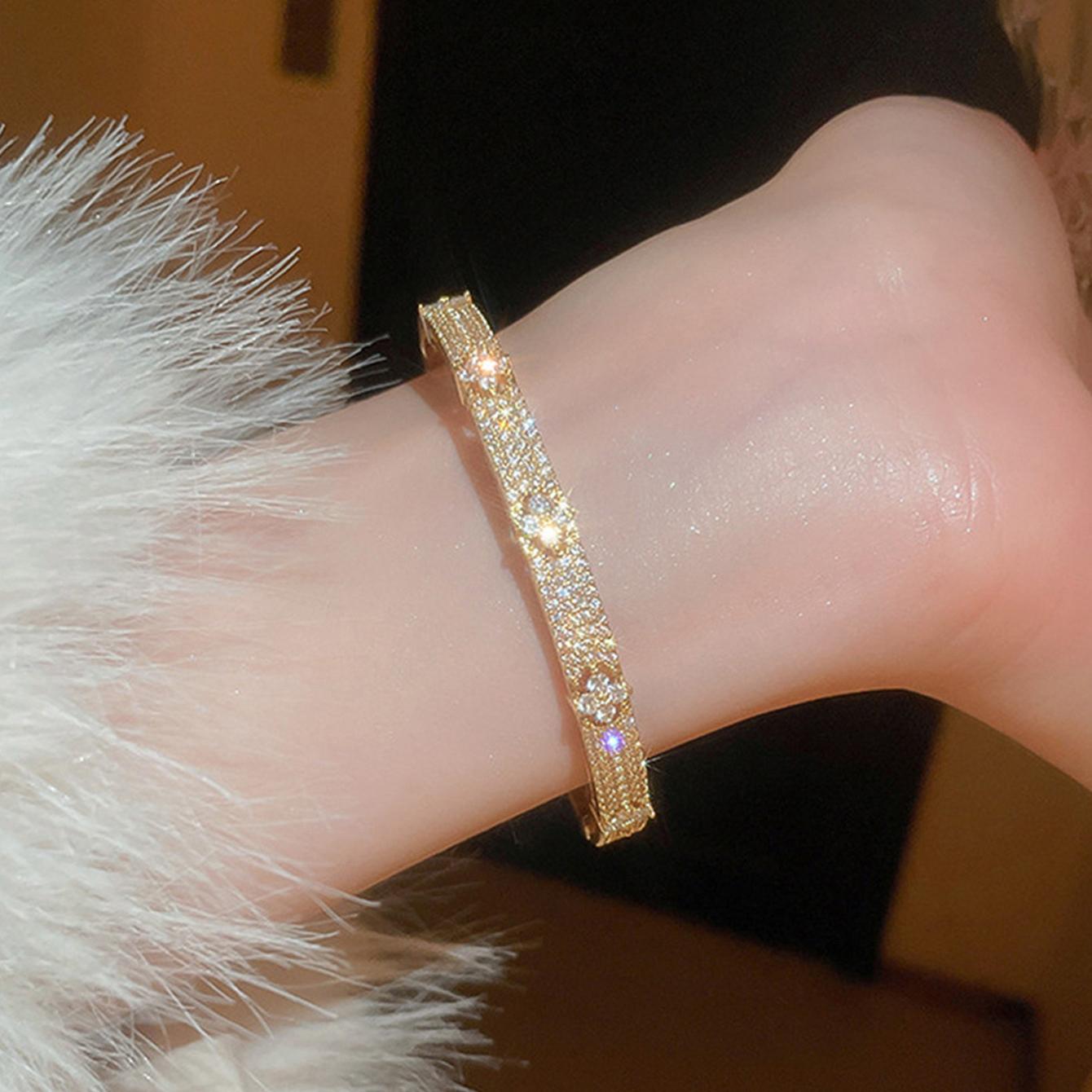 

Anenjery Четырехлистный клевер Цирконий Браслет Для Женщин Модный Персонализированный Легкий Роскошный Изысканный Универсальный Браслет Ювелирные Изделия Подарок золотой