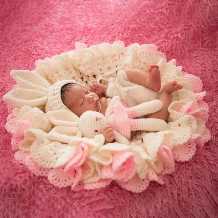 Baby Photo Props Newborn Clothing & Auxiliary Blanket Ideal for Full Moon/Hundred Days Art Shoots & Studio Theme Photography