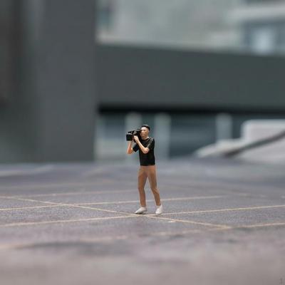 1:64 Scale Reporter Figures Realistic Scene News Crew Model Set Hand Painted Figure