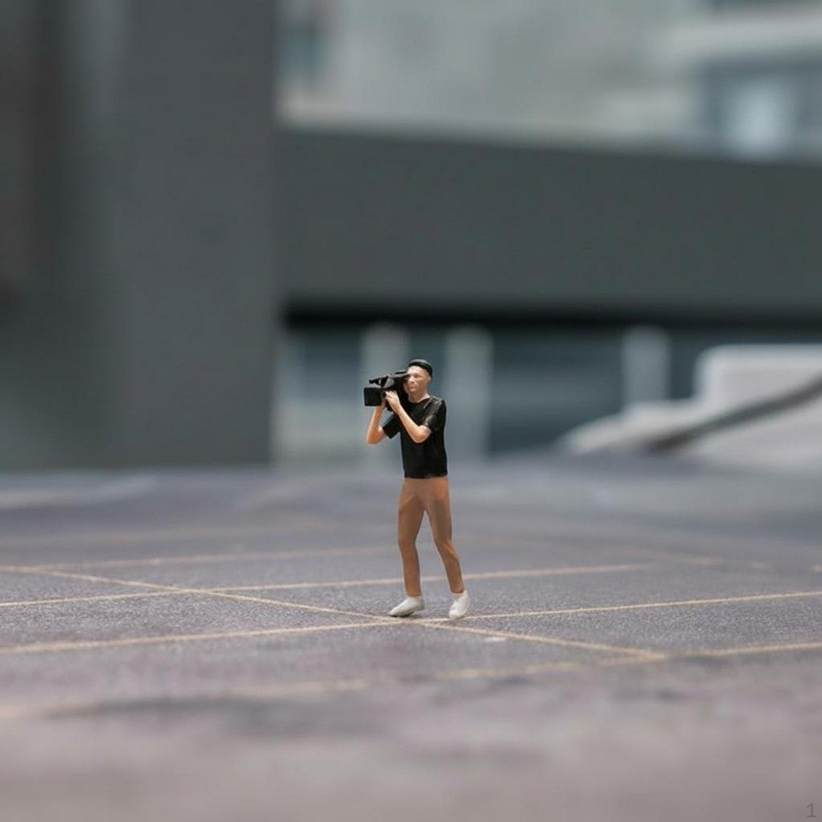 1:64 Scale Reporter Figures Realistic Scene News Crew Model Set Hand Painted Figure