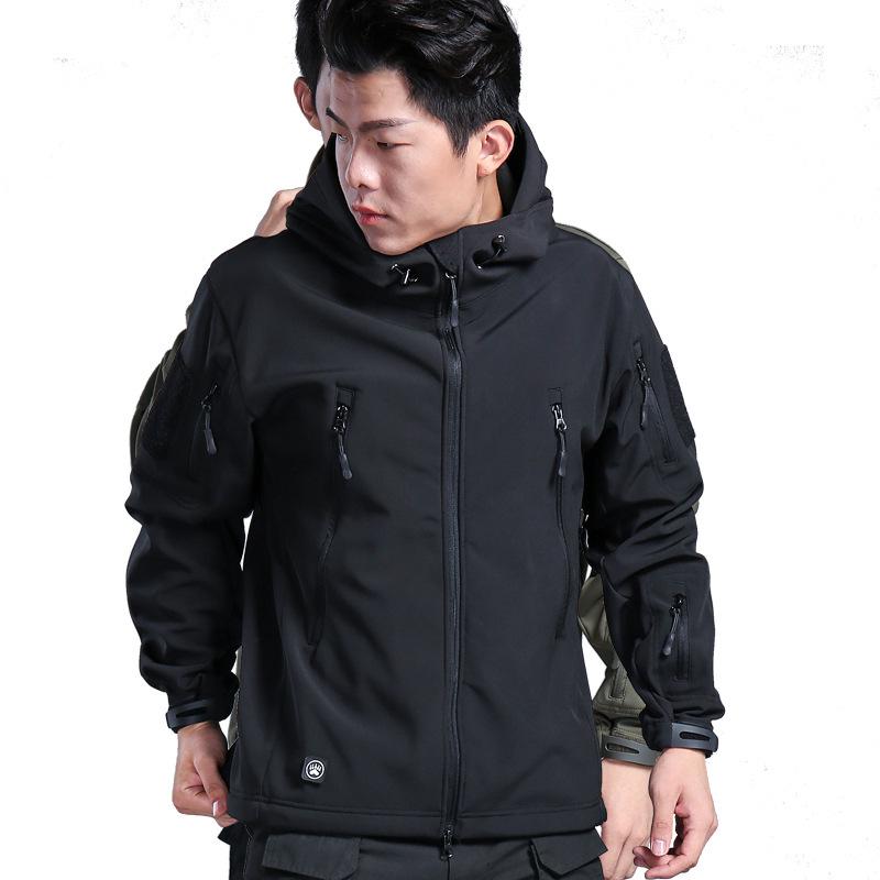 Men's Tactical Softshell Fleece Jacket: Windproof, Waterproof, Outdoor Sports Outerwear.