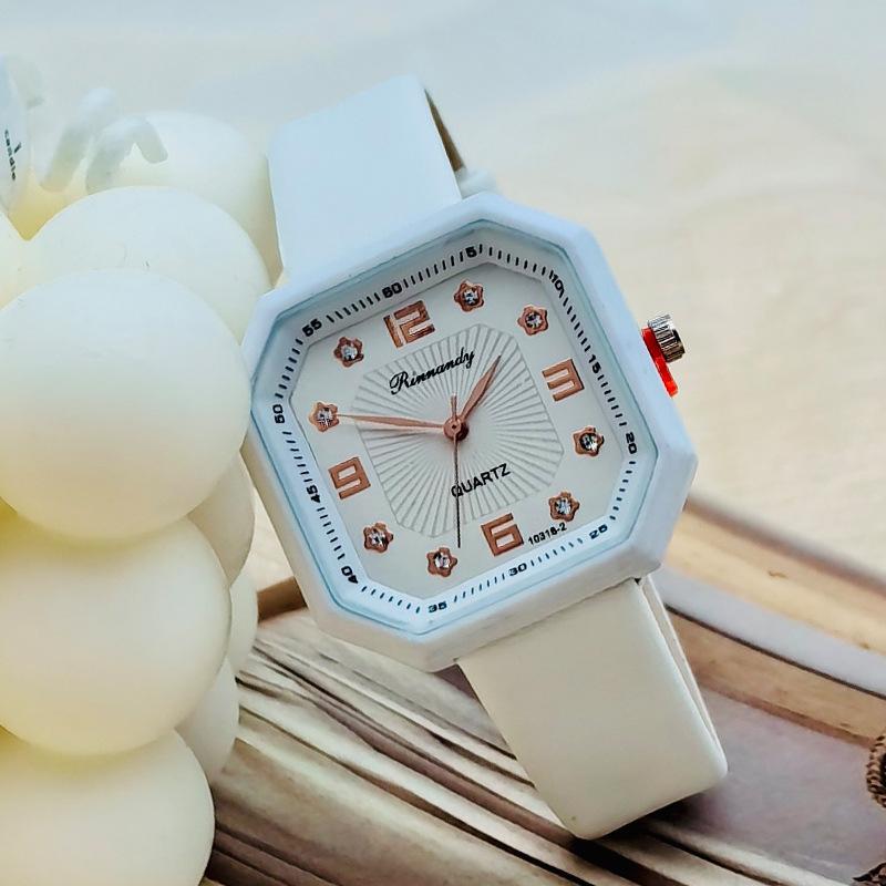 

Женские часы JYL Простой силиконовый квадратный циферблат и ремешок White школьный автобус желтый