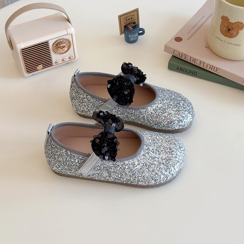Girls Princess Shoes Shiny Sequins Big Bow Kids Flat Shoes Non-slip Soft Sole 2025 New Girls Dance Shoes Silver Round Toes Ins