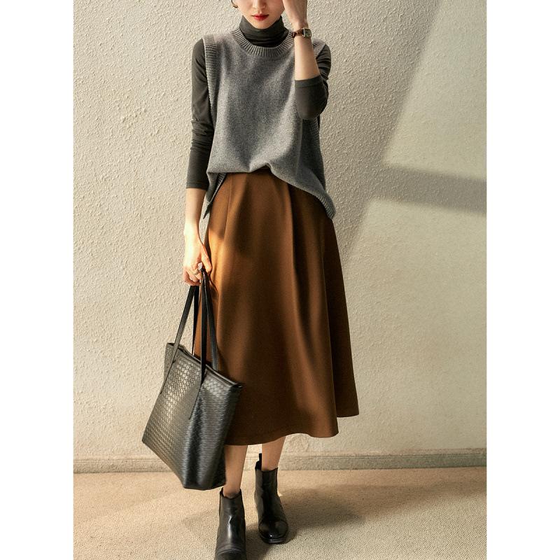 2025 Autumn/Winter Retro Women's Layered Knit Vest Top
