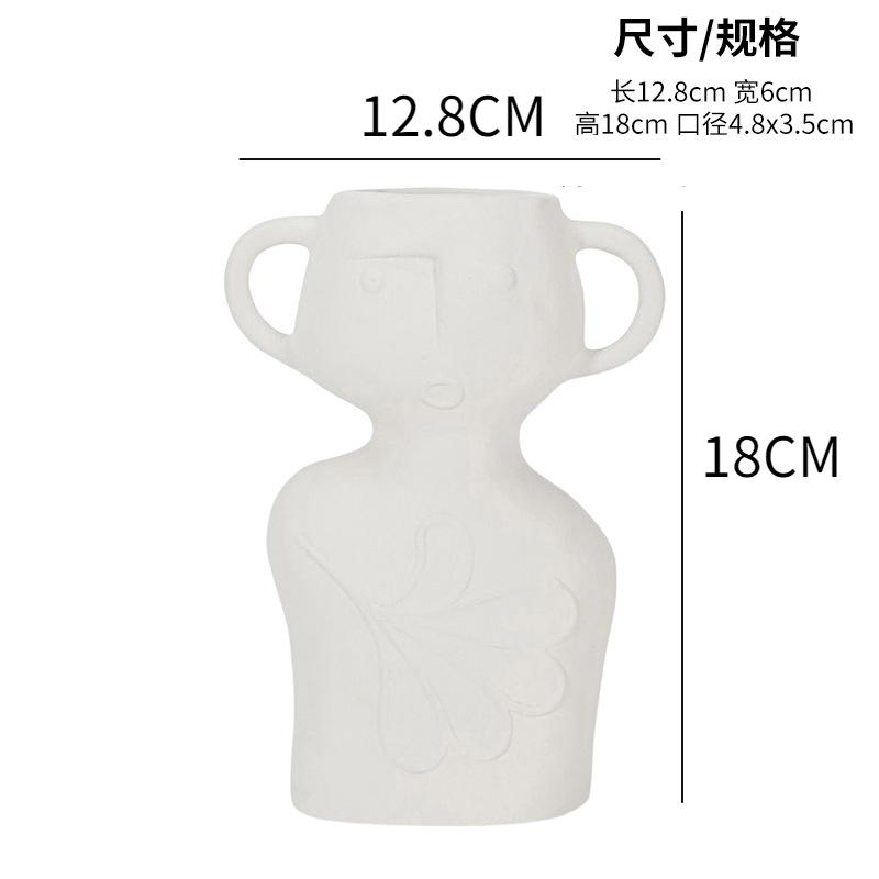 

Європейська керамічна декоративна ваза. Абстрактний пристрій для аранжування квітів у вітальні. Творчий робочий стіл. Ремісничі прикраси.