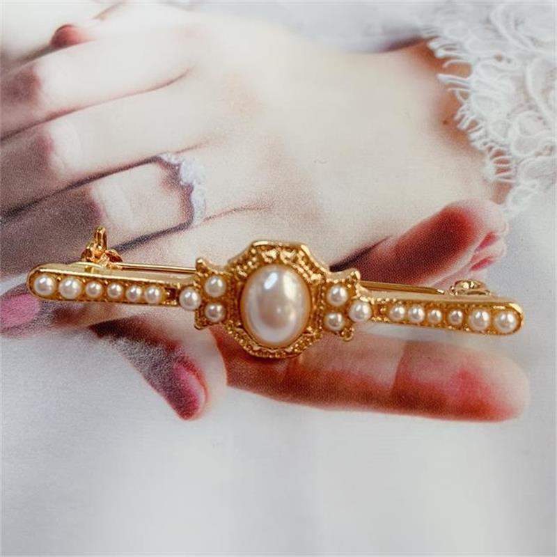

Vintage Baroque Women Girls Pearl Brooches Pins Exquisite Simple Retro For Lady Suit Coat Jewelry Accessories Fashion Brooch