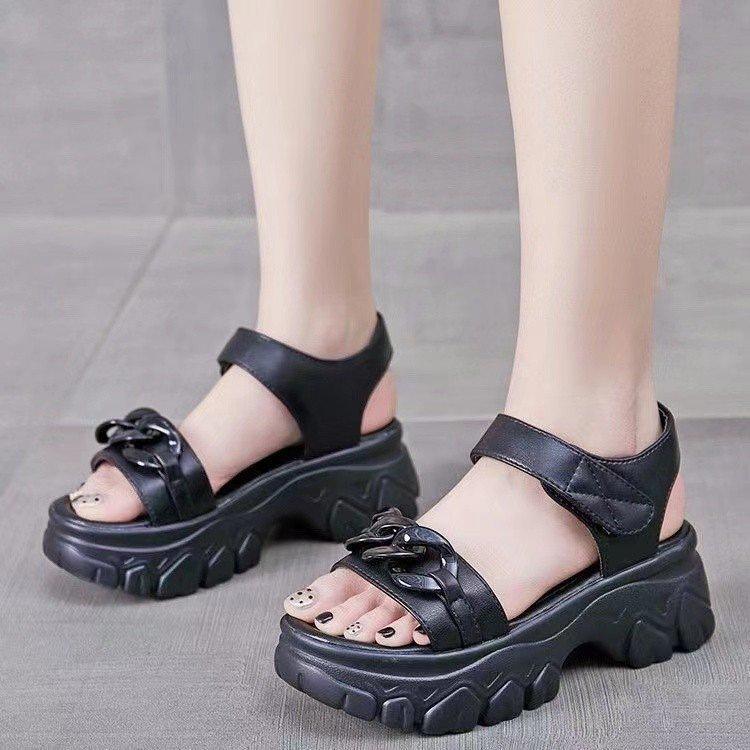 Roman Sandals Women's 2025 New Casual Versatile Not Tired Feet Thick Soles Outside Wearing Beach Women's Models with Skirts Shoes