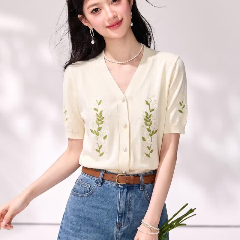 Women s Cool Touch Embroidered V-Neck Top S
