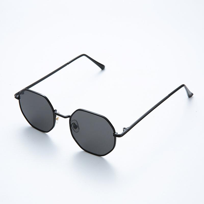 A Pair Of Vintage Polygonal Metal Sunglasses Classic Trendy Sunglasses For Shading