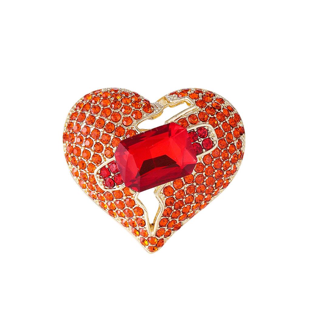 Cross-border New Full Diamond Peach Heart Brooch Women's Alloy Rhinestone Temperament Versatile Clothing Pin Brooch Anti-light Fixing