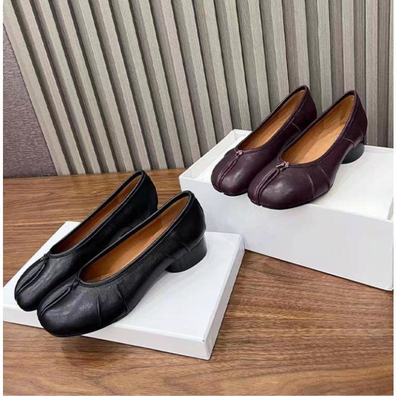 Fashion 2025 Tabi Shoes Women Slip On Casual Loafers Chunky Heel Shoe New Fashion Split Toe Shoes Soft Bottom Slip On Comfy Ladies Shoes