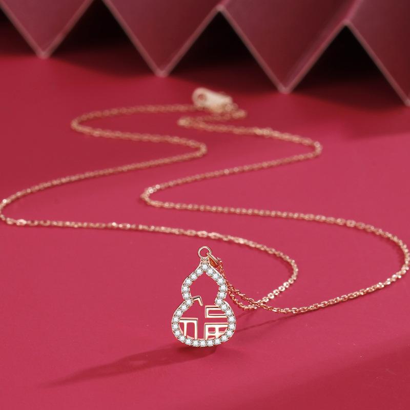 Nafu gourd necklace women's national tide high sense natal year diamond pendant Fulu versatile collarbone chain