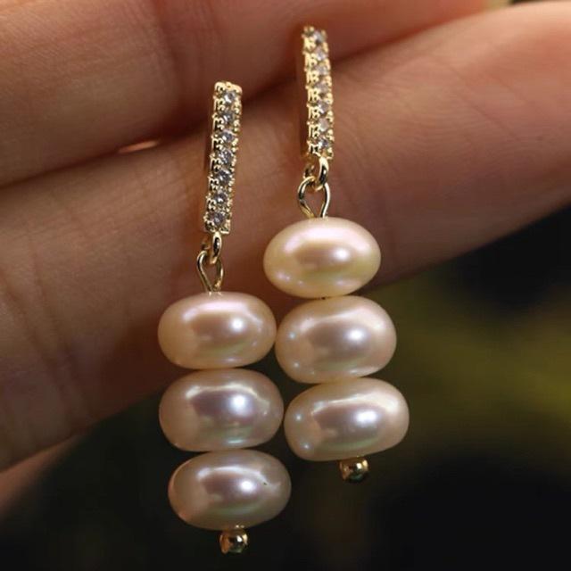 Natural Strong Light Freshwater Pearl Stud Earrings Slightly Inlaid with Rhinestones 925 Silver Needle Earrings Elegant Versatile Earrings Classic Wo