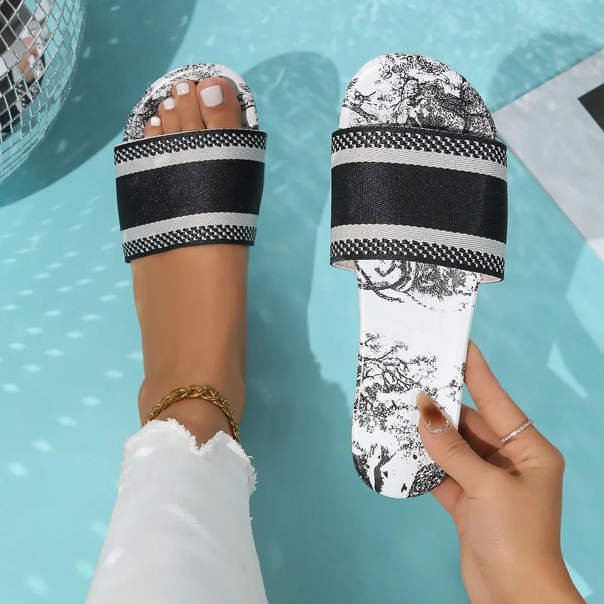 

Женские роскошные сандалии Летние дизайнерские цветные пляжные тапочки для отдыха Женские туфли на плоской подошве Шлепанцы De Mujer 43