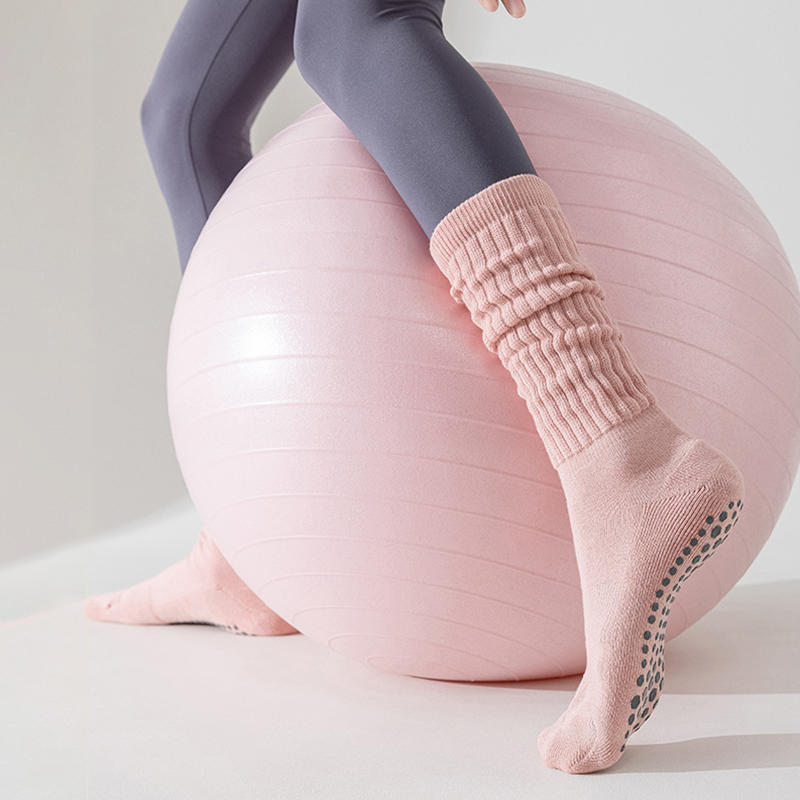 1 Pairs Anti Slip Yoga Socks Length Socks Solid Color Fitness Pilates Women's Sports Socks Gym Floor Socks Dance Sports Socks