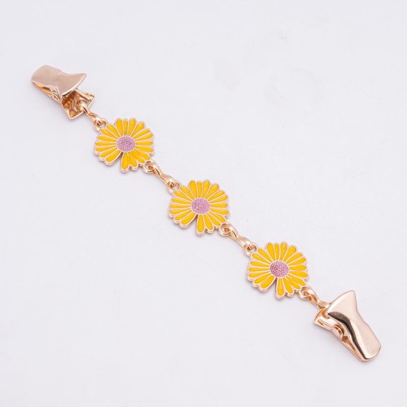 Vintage European & American Shawl Clip: Women's Diamond Sweater, Scarf, Brooch & Collar Alloy Accessories