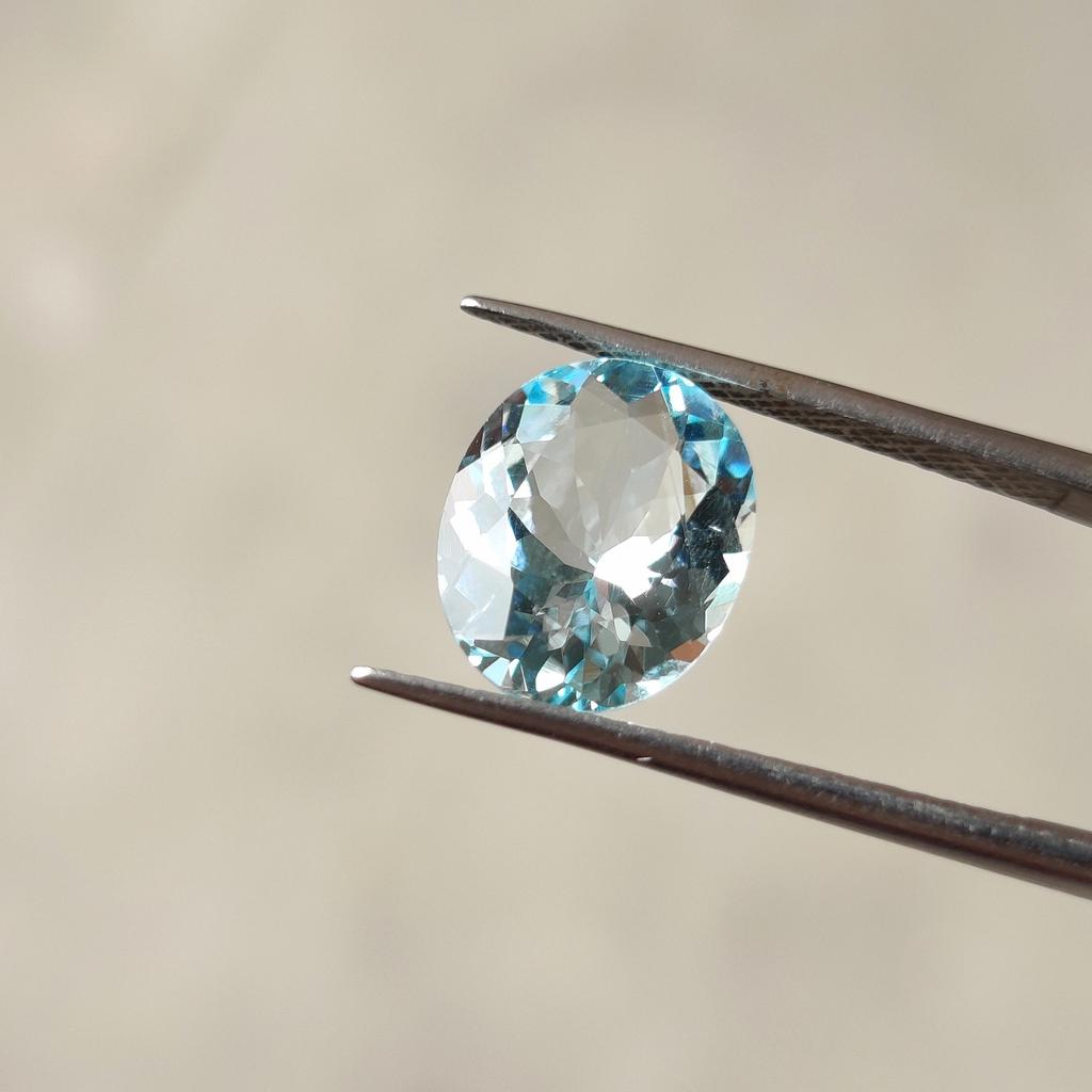 Beautiful Oval Cut 15x9x5 MM Size Natural Aquamarine Oval Shape Faceted Gemstone, 3.75 Carat Aquamarine stone.