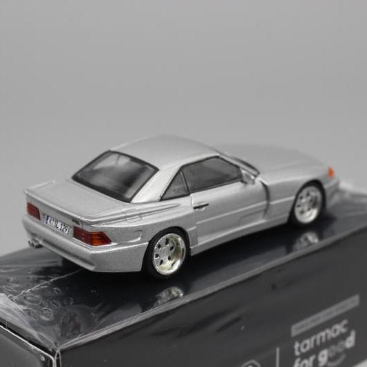 1:64 Mercedes-Benz R129 SL-Class 4th Generation Convertible 500 Static Simulation Alloy Car Model Toy Collection Display