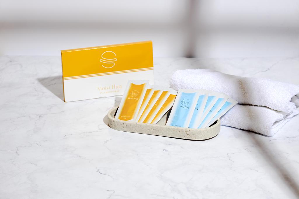 Trial Skincare Set for Radiant & Hydrated Skin – Enriches Moist Hug Discovery Set (1 / 2 / 3 Pack)