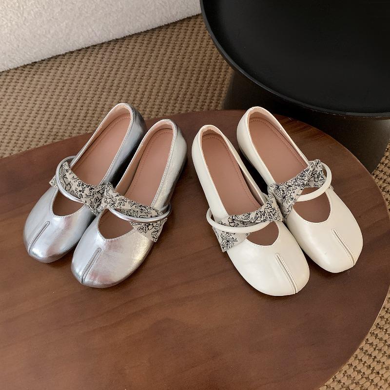 Inner height increase shallow mouth ballet single shoes women's new versatile one-pedal Mary Jane small leather shoes