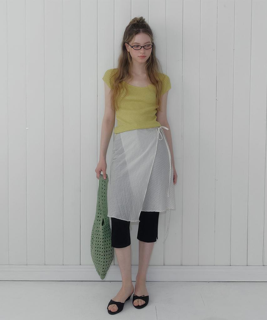Teuwi Delk Slit Capri Pants