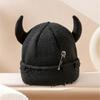 Traditional Fashion Warm Fruit Pom Hat Highlighting Troubled Weave Detailing And Metal Pin Intonation Insulated Cold Rainwear