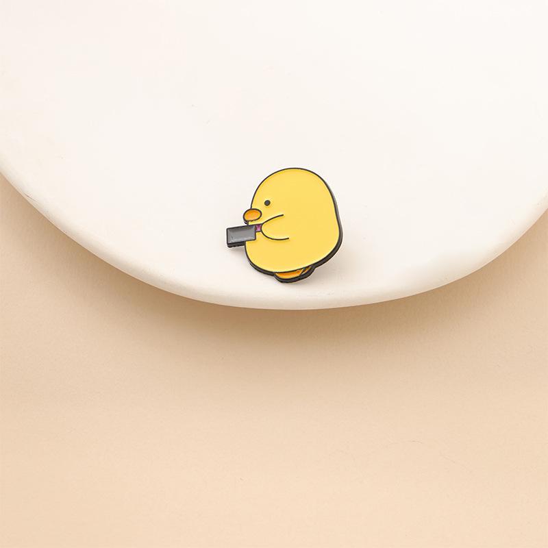 Creative Cartoon Penguin & Duck Brooch - Cute Animal Badge Pin for Bag Pendant