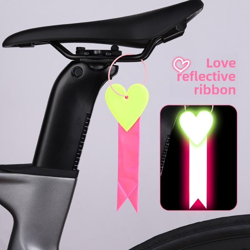 1ks Reflexní cyklistická ozdoba, dekorace na horské kolo, páska na sedlo, výstražný pruh pro noční jízdu, přívěsek na batoh