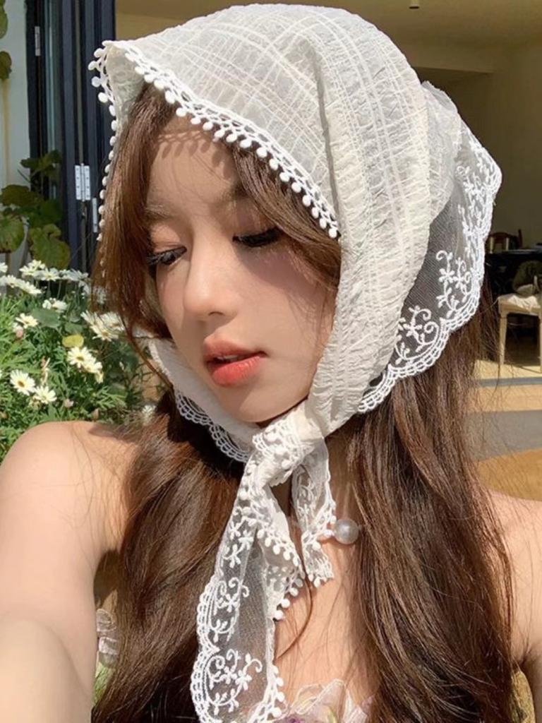 1 Pc Retro Lace Scarf Triangle Neck Scarf Embroidered Lace Wrap Hair Wrap,Floral Crochet Hair Bandanas for Women Girls