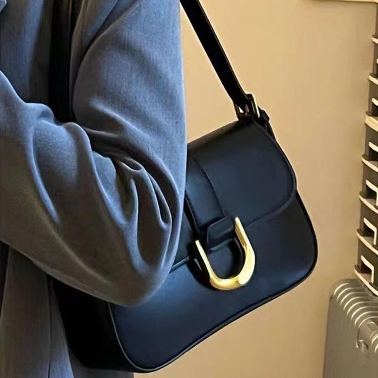 Baguette Bag Retro Horseshoe Buckle Fashion Temperament Versatile Shoulder Messenger Bag High-End Texture Bag Women