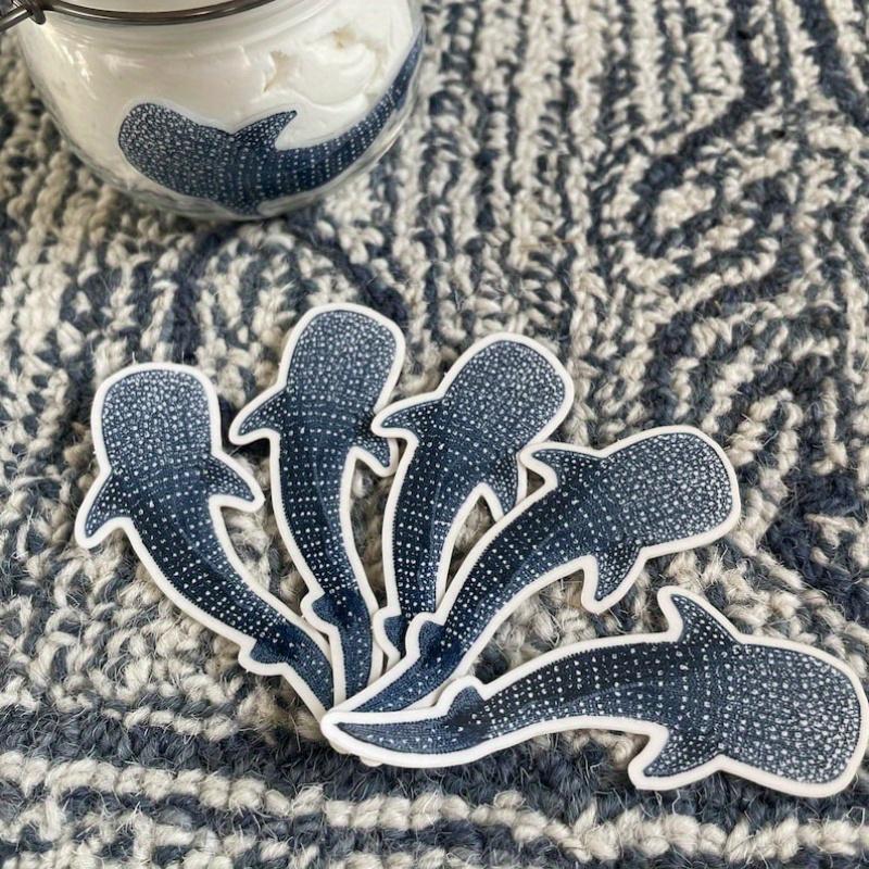 Naklejka Rekin Wielorybi - naklejka winylowa, naklejka na etui na telefon, naklejka na butelkę na wodę, naklejka bez PVC, odporna na warunki atmosferyczne, wodoodporna