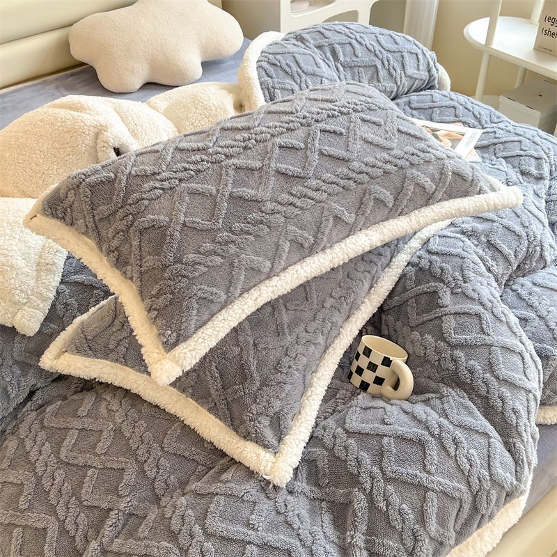 Winter Velvet Pillowcase with High Aesthetic Value, A Pair of Milk Velvet Coral Velvet Pillowcases, 48x74 Dormitory