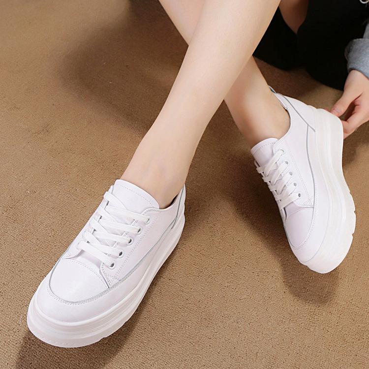 

Белые туфли на платформе, женские новые осенние стельки, увеличивающие рост, оптовая продажа, женская обувь в корейском стиле, универсальные дышащие туфли для маффинов, доставка