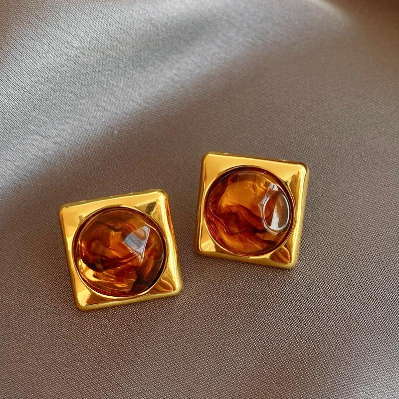 Silver Needle Clover Stud Earrings: Retro Hong Kong Style, Elegant and Fashionable Women's Luxury Jewelry.