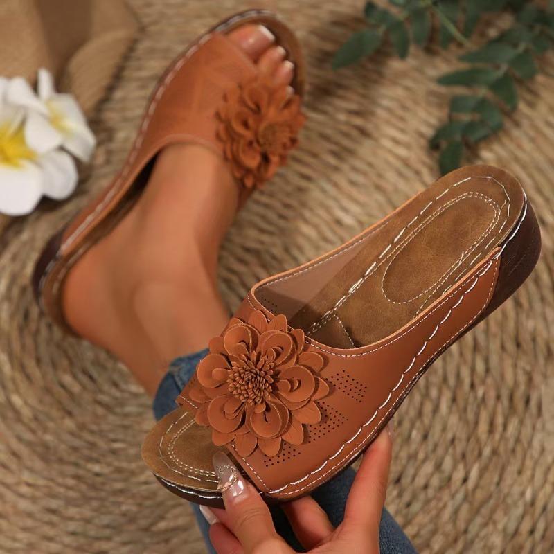 2026 Spring Summer Women's Wedge Platform Peep Toe Slippers Floral Decoration Outdoor Casual Slides