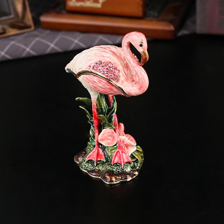 Light Luxury Girl High-footed Flamingo Jewelry Box, Flip Cover, Dust-proof Jewelry Storage Box, Metal Handicraft Interior Ornament.