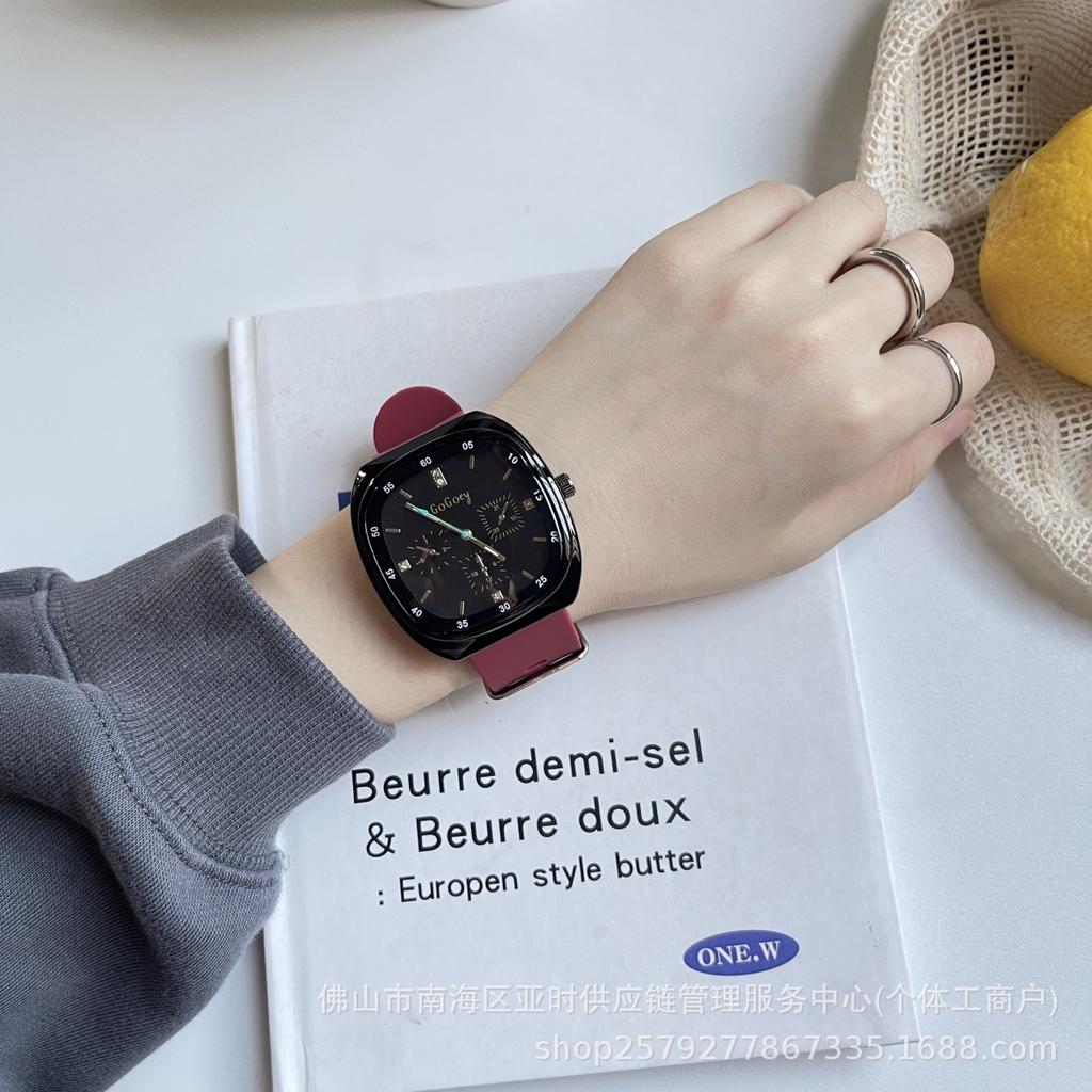 Lässige Uhr für männliche und weibliche Schüler, Mittelschüler, einfache Persönlichkeit, Paar, Silikon-Quarz-Uhr