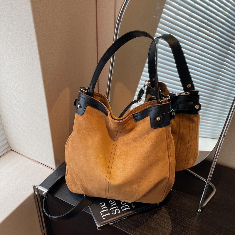 Retro matte bag women's new fashion versatile shoulder messenger bag large capacity commuter tote bag