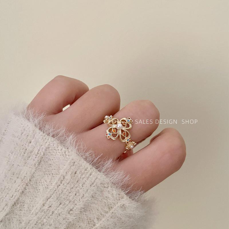 Vintage Pearl Enamel Ring - Unique High-End Fashion Statement.