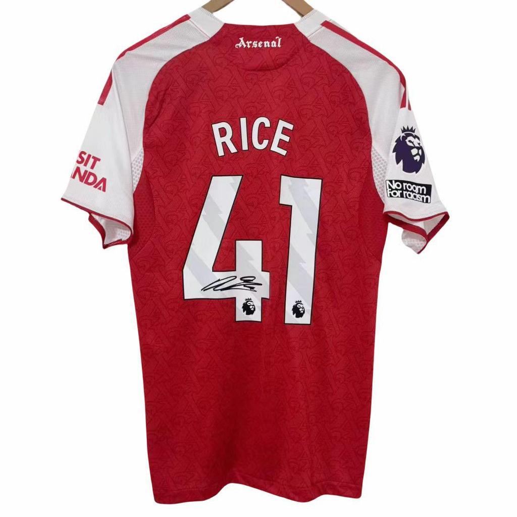 Podepsané retro fotbalové dresy: Real Madrid, Barcelona, Argentina, Portugalsko, Arsenal, Chelsea, Inter Milán, Manchester City Edice.