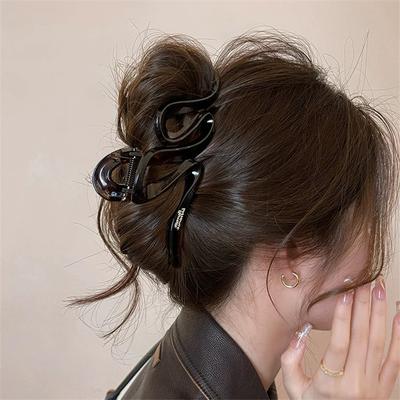 Autumn Temperament Niche Design Grab Clip for Women 2025 New Shark Clip High-end Hair Clip Large Hair Accessory