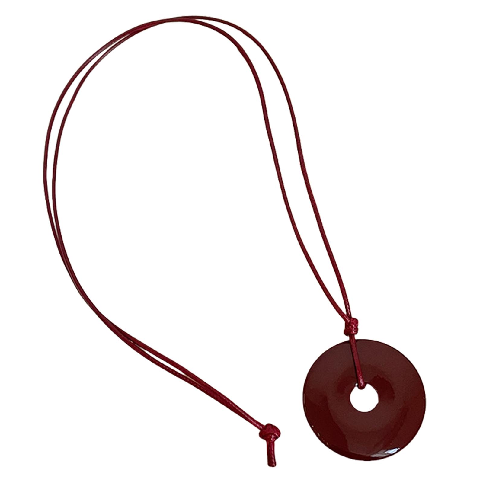 

Stylish Natural Aventurine Buckle Pendant on Leather Rope Necklace Unisex Fashion Jewelry Accessory for Trendy Women червоний