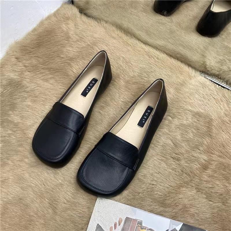 Soft-soled Mother's Shoes for Women Spring Shallow Slip-on Women Flat Shoes Comfortable PU Leather Womens Casual Walking Shoes