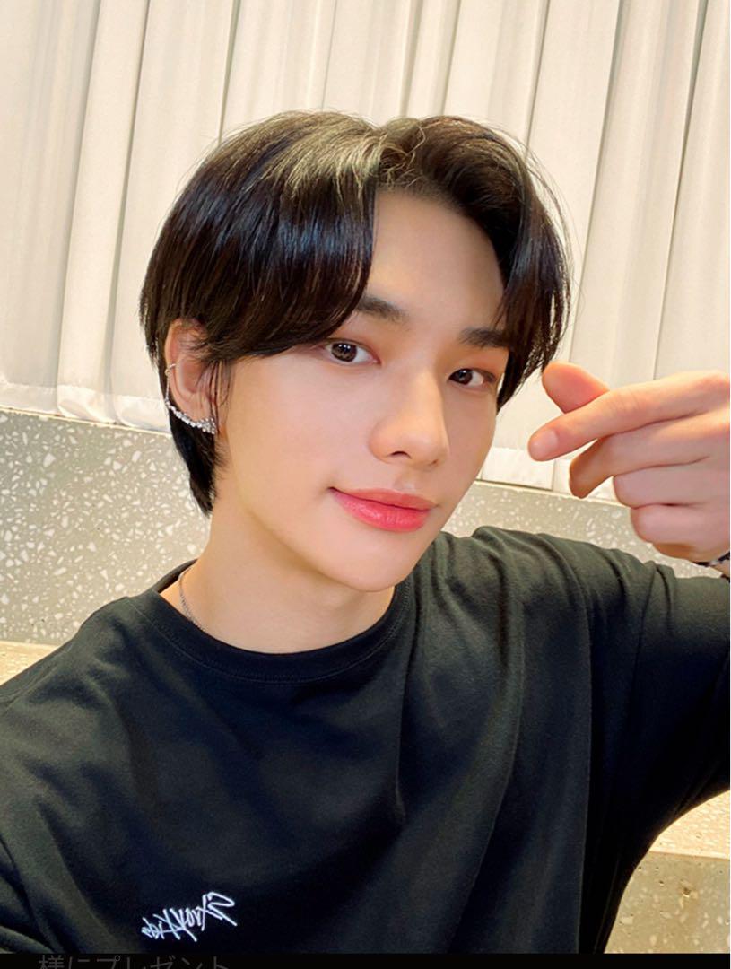 

[Б/У] Официальная футболка фан-клуба StrayKids с нашивкой, ограниченный выпуск, размер M