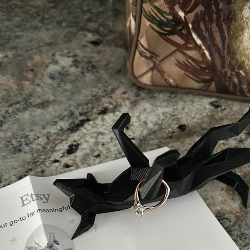 Portable Dog/Cat Statue Jewelry Stand Organizer Stylish Ornament Display Holder Funny Dog/Cat Figurine Jewelry Holder