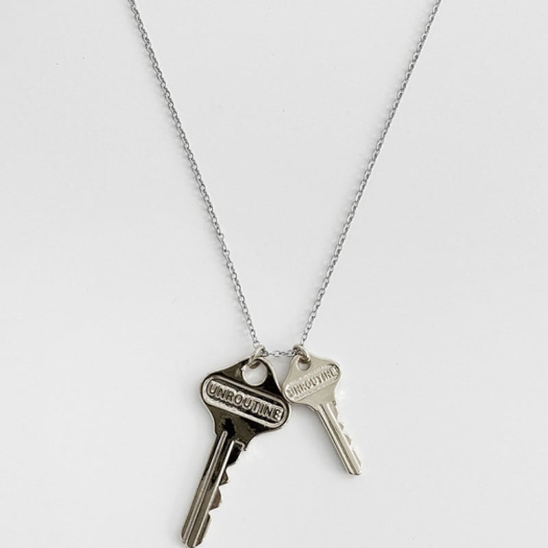 August Harmony Unroutine Key Necklace / 2color