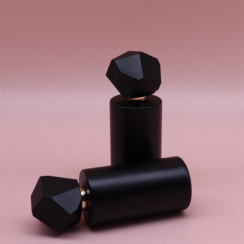 50Ml Black Gold Polyhedral Cover Refillable Thick Glass Spray Perfume Bottle Empty Atomizer Bottle Makeup Cosmetic Container